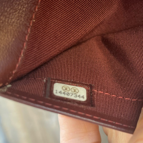 Chanel Vintage Quilted Yen Wallet in Black, Lambskin, and Silver Hardware - Picture 12 of 13